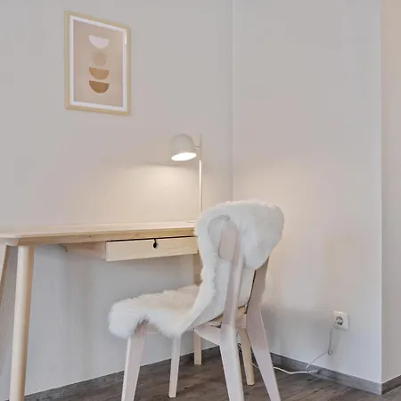 2-zimmer 50m2 - Naehe Innenhafen Und Hbf Apartamento